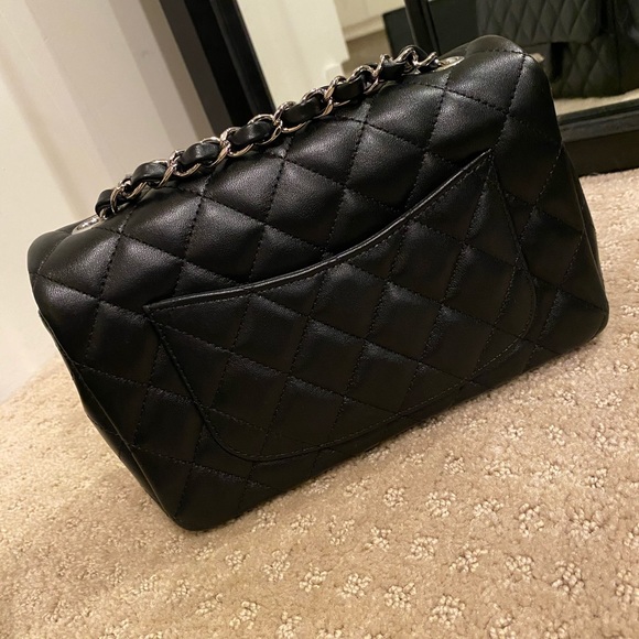 ✨SOLD✨ Classic Mini Chanel Bag - Picture 2 of 12